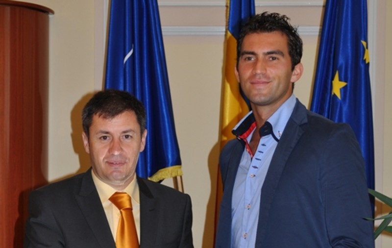 Ministrul Traian Igaş, invitat de finalistul de la Wimbledon la viitorul lui meci de tenis
