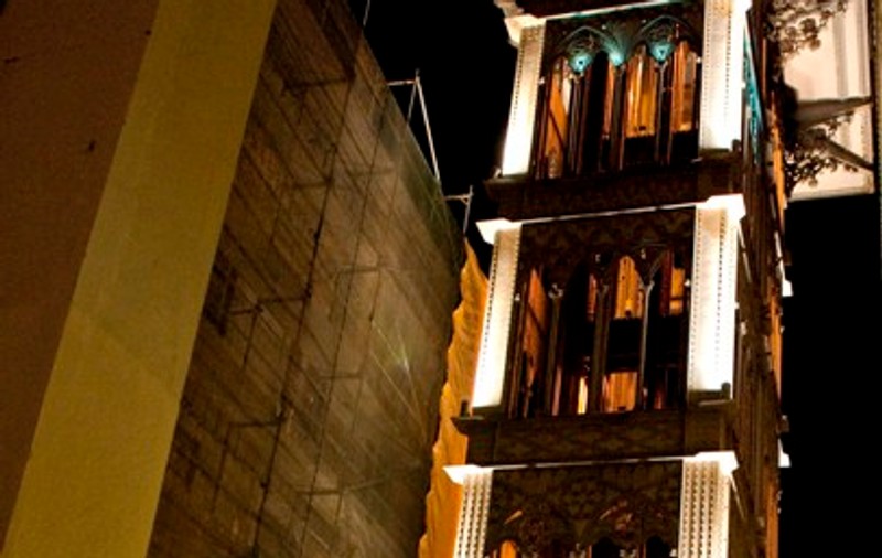 Lift prăbușit în Capitală: două persoane rănite grav