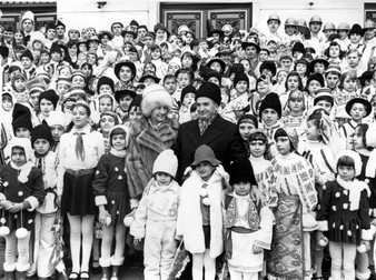 Soții Ceaușescu în plină gloria, la începutul anilor 80. Foto: Hepta