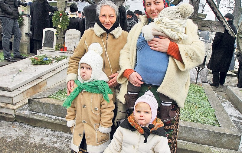 Ele sunt cele mai mici admiratoare ale lui Eminescu
