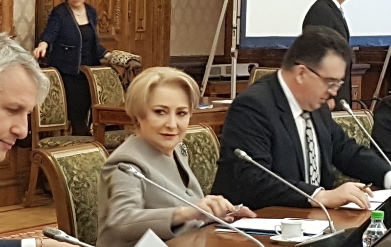 Dăncilă, mesaj către președinții de CJ: Excedentul bugetar va fi folosit pentru plata salariilor, dar aveți responsabilitatea de a vă încadra în limitele bugetare
