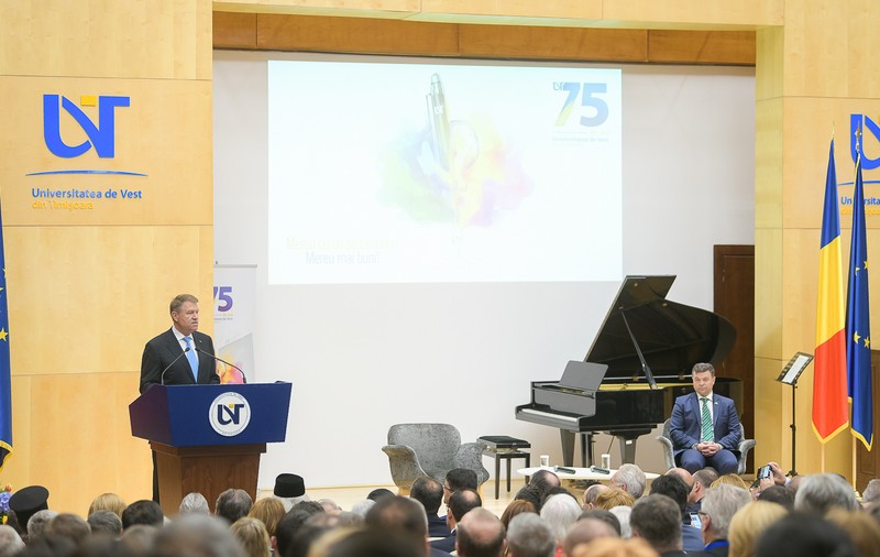 Klaus Iohannis îşi continuă campania pentru referendum, la Timişoara: "Dragi studenți, mergeți la urne și apărați-vă interesele!"