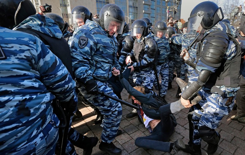 Proteste anticorupție în Rusia. Peste 600 de oameni au fost arestați. Un opozant rus a fost condamnat la închisoare | FOTO