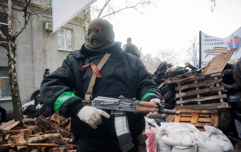 UPDATE | Estul Ucrainei, în PRAGUL RĂZBOIULUI! Armata de la KIEV a deschis focul împotriva proruşilor care au ocupat un sediu al POLIŢIEI
