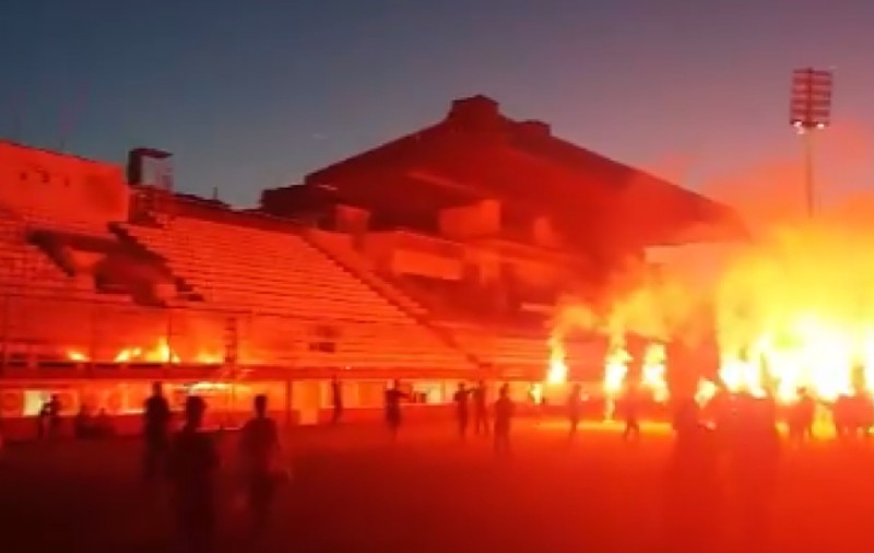 Arde Giuleștiul! AFC Rapid a promovat în Liga a 4-a, iar fanii au creat o atmosferă incandescentă. ”Obiectiv îndeplinit!”