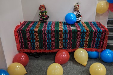 Detaliu la petrecerea de Ziua Națională a României organizată de pastorii britanici de la Biserica Evanghelică engleză din Dunstable, UK. 1 decembrie 2021
