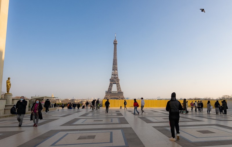 Măsuri dure în Franța. Lockdown de patru săptămâni pentru Paris și 16 departamente franceze