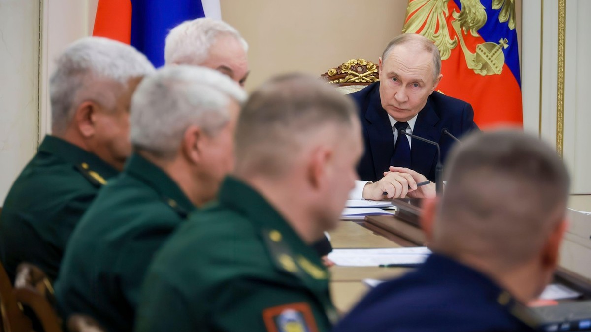 Vladimir Putin discută cu conducerea miltară de la Moscova despre continuarea războiului din Ucraina Foto: Profimedia