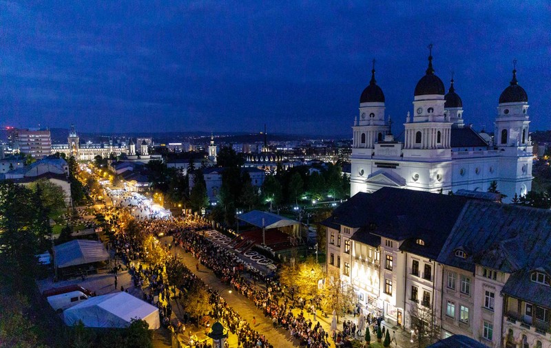 Record la pelerinajul de la Sfânta Parascheva din Iași: 40.000 de oameni în procesiune
