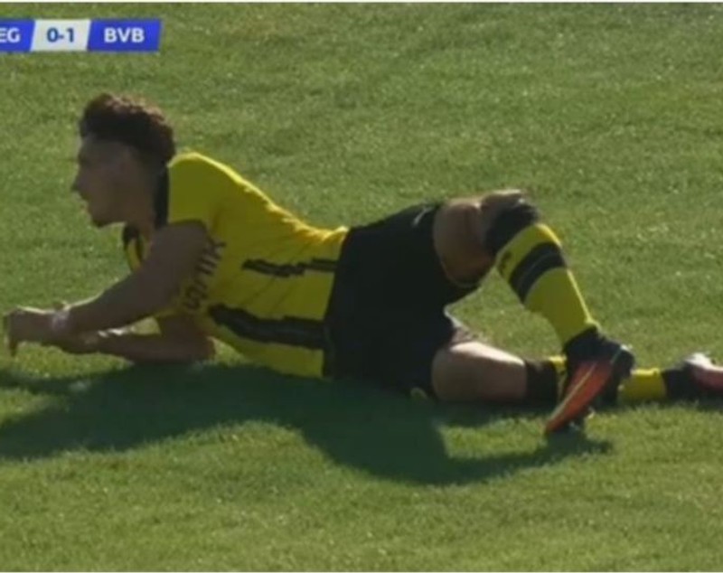 Revenire miraculoasă. Un junior de la Borussia Dortmund a jucat din nou fotbal, la doi ani după ce medicii i-au spus că nu va mai putea merge / VIDEO