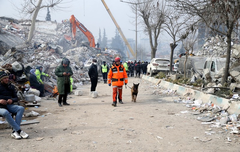 Peste 41.000 de morți, în Turcia și Siria, după cutremur. Tot mai puțini oameni sunt scoși în viață din ruine