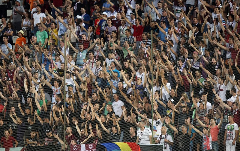 Vişiniii, susţinuţi în tribune de un fost antrenor: "Sper să bată"