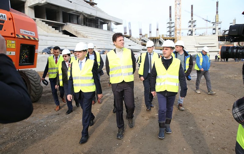 Premierul Ludovic Orban, vizită la stadioanele EURO 2020: ”Patru ani nu s-a făcut aproape nimic”