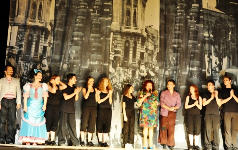 Stela Popescu debutează ca regizor de musical