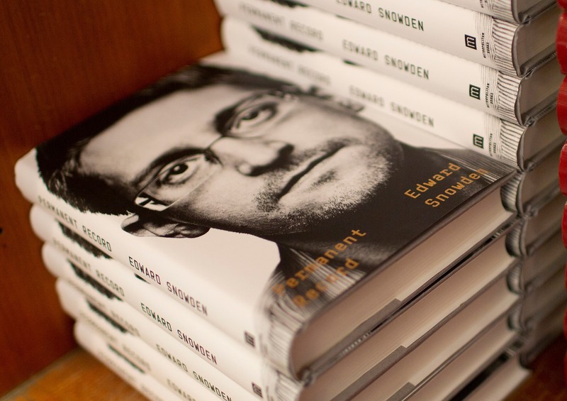 Autobiografia lui Edward Snowden. Foto EPA