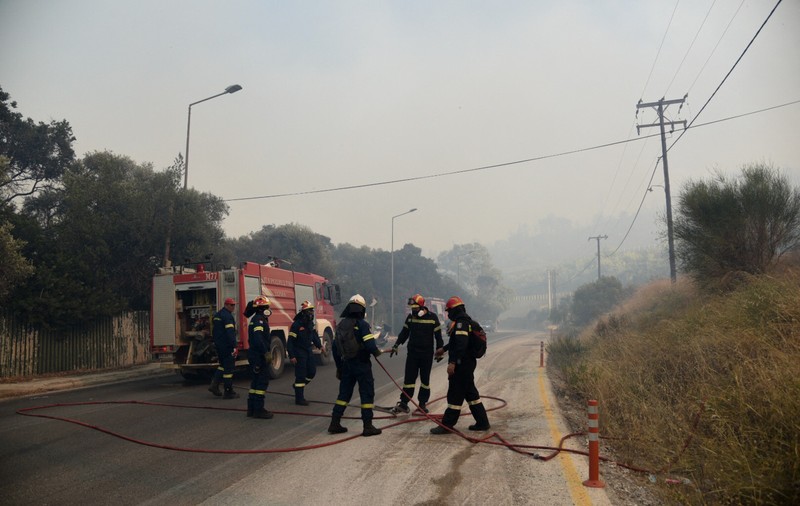 Incendiu puternic în peninsula grecească Peloponez. Locuitorii din patru sate, evacuați