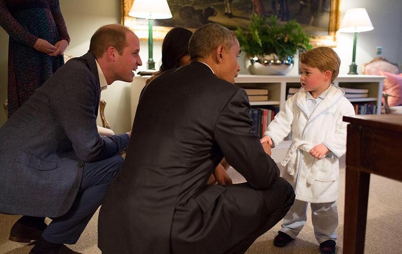 Halatul pe care Prințul George l-a purtat la întâlnirea cu Barack Obama a fost epuizat din magazine