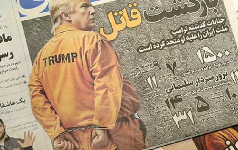 „Întoarcerea ucigașului”. Presa iraniană l-a prezentat pe Donald Trump încătușat și în haine de deținut, după victoria din alegerile SUA
