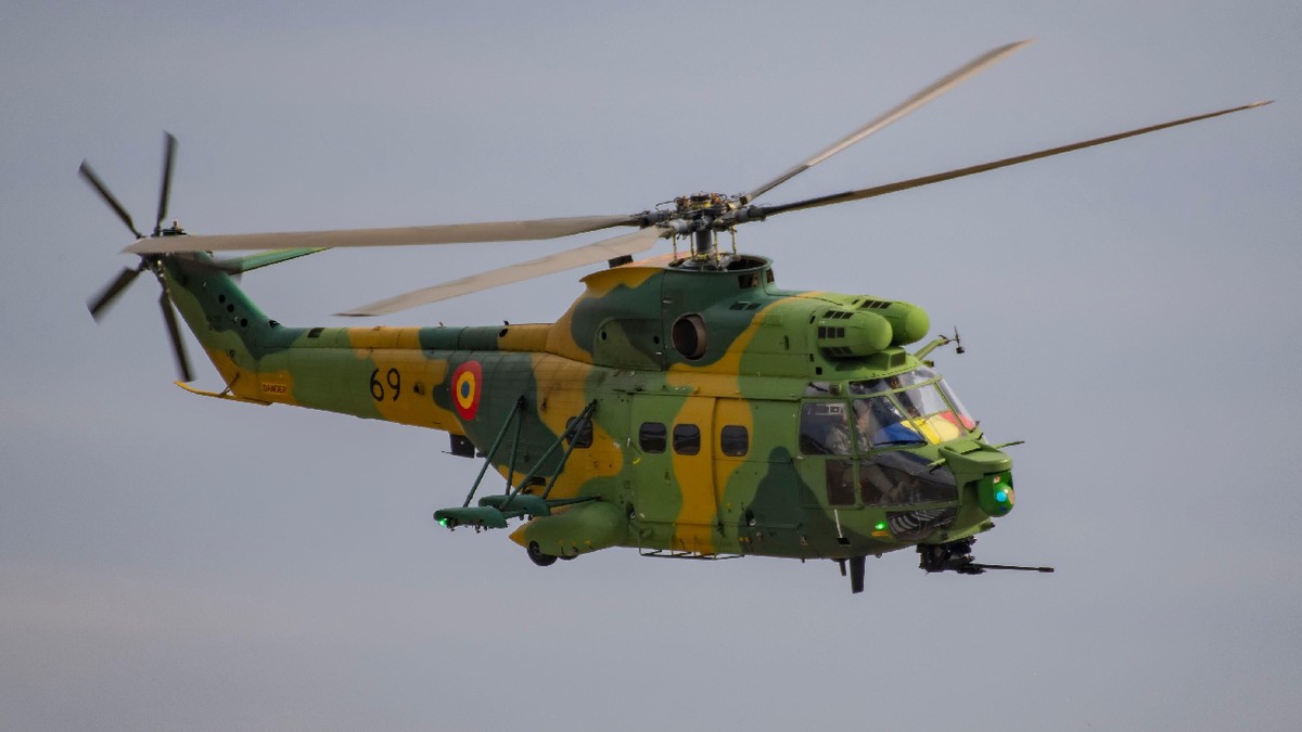 elicopter IAR-330 PUMA SOCAT