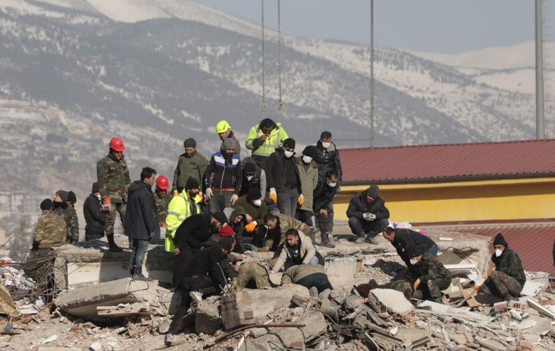 PKK, considerat organizație teroristă de Ankara, își suspendă temporar operațiunile în Turcia, pe fondul dezastrului provocat de seisme