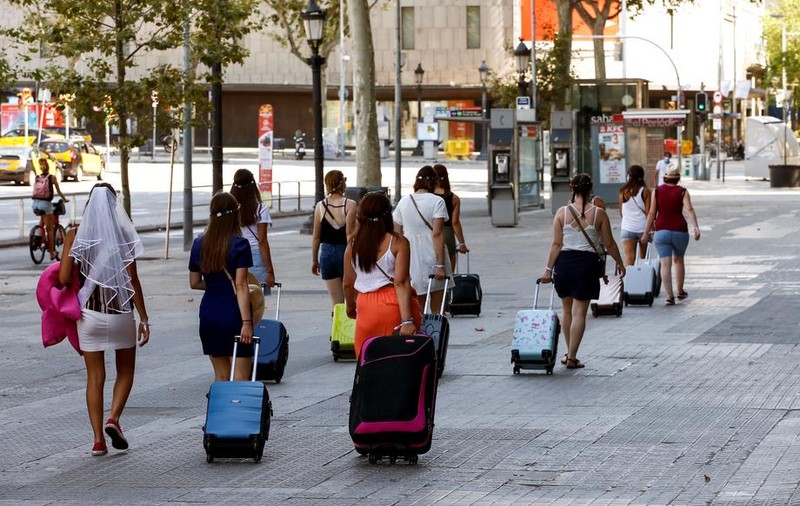 Un oraș din Spania, cu 32.000 de locuitori, intră de azi în carantină, din cauza creșterii alarmante a cazurilor de Covid-19