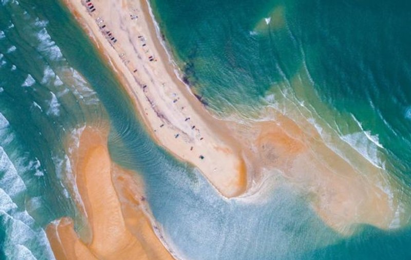 O nouă insulă a apărut în Atlantic. Cât de mare e cel mai nou pământ de pe Terra
