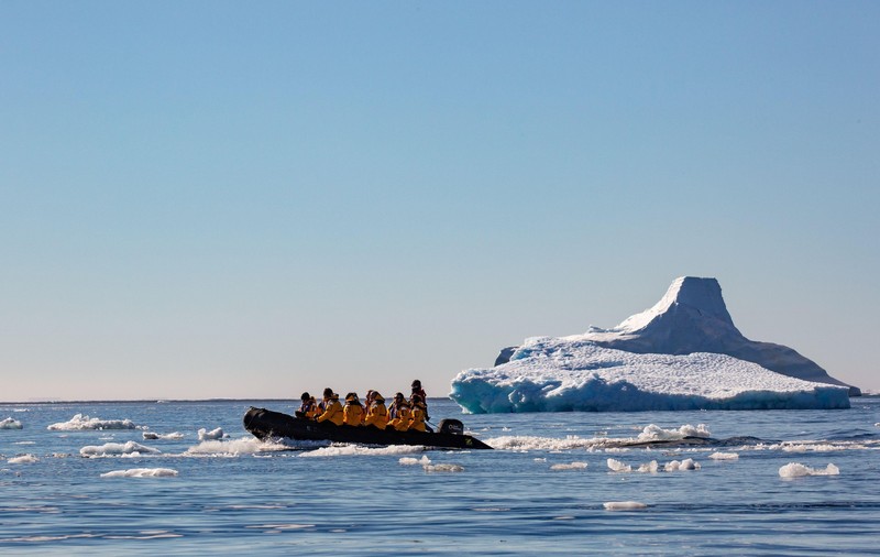 Turismul poluează Antarctica mai mult ca niciodată: numărul de turiști a crescut de 6 ori în ultimii 20 de ani