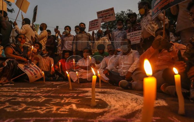 O fetiță de 6 ani a murit după ce a fost violată, în India. Cazul a dus la proteste de masive în toată țara