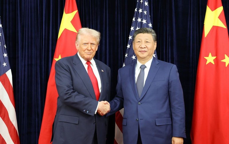 Trump l-a convins și pe Xi: China reia exportul anumitor metale rare către Statele Unite