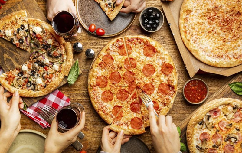 România, locul 2 în lume la numărul de comenzi de pizza. Record incredibil stabilit de un bărbat din Cluj, cu 396 de pizza într-un singur an
