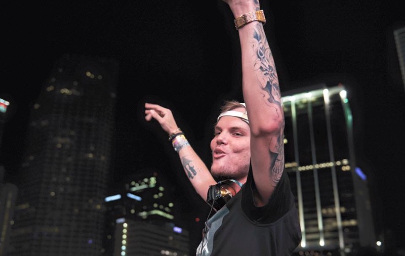 Avicii, cel mai îndrăgit DJ, s-a retras din cauza problemelor de sănătate