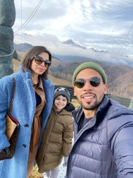 Familia sud-americanului, într-o excursie la munte