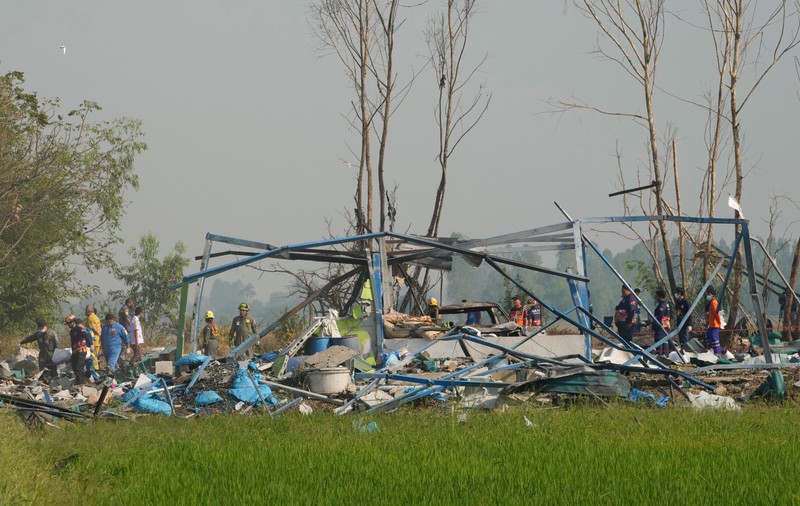 Cel puțin 20 de morți după ce o fabrică de artificii a explodat, în Thailanda. Autoritățile nu au găsit niciun supraviețuitor | VIDEO