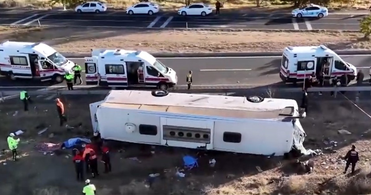 Autocarul s-a răsturnat pe autostrada Aksaray-Ankara Captură YouTube
