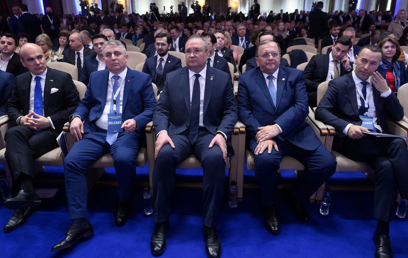 Constant de inconstanți. Cum s-au sucit cei din PNL, în funcție de propriile interese, în ultimii trei ani