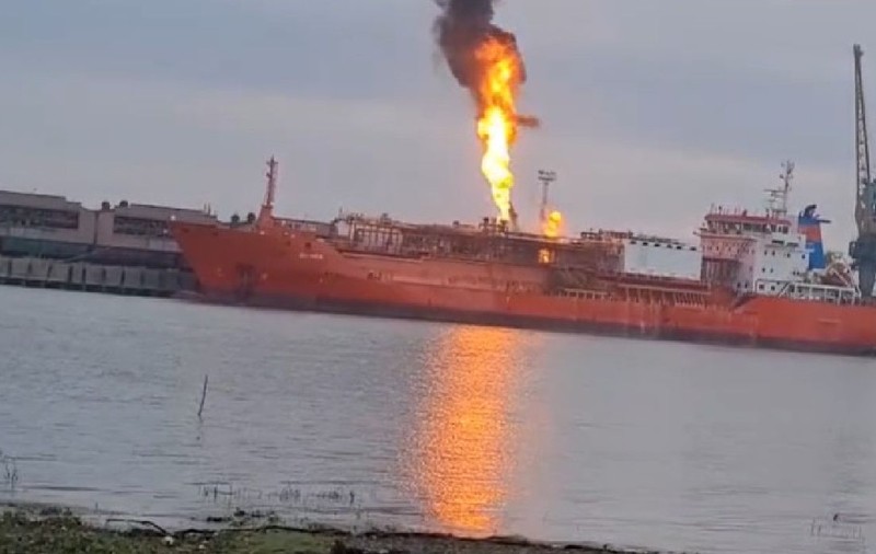 Locuitorii din Ceatalchioi, Tulcea, sunt evacuați și ei din cauza pericolului de explozie a unei nave plină cu GPL