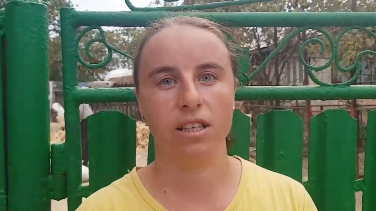 O mamă din Gura Șuții a spus că fetița ei a fost la un pas de a fi răpită. „Când m-am dus după ea, au plecat în trombă!”