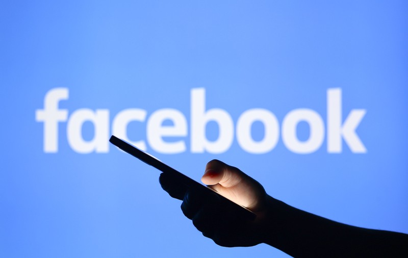 Un bărbat din Suceava a rămas fără 215.000 de lei din cont, după ce a văzut o reclamă înşelătoare pe Facebook