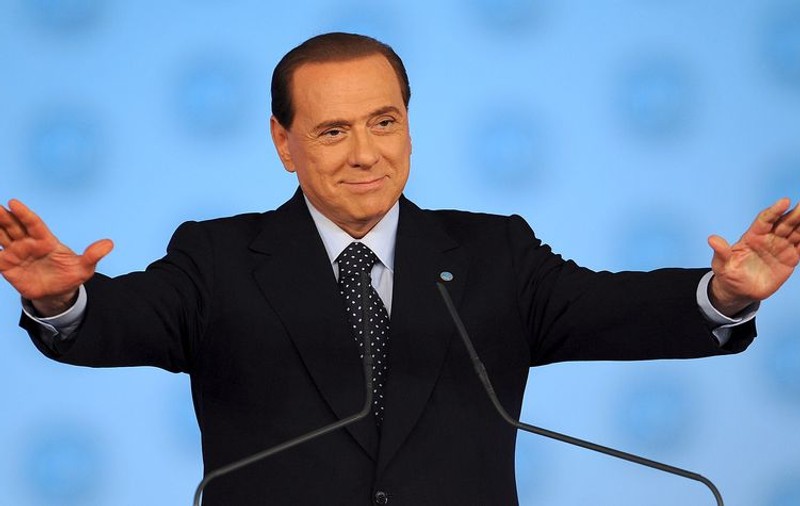 Încă o gafă a lui Berlusconi:"După cutremur, ca în camping"  