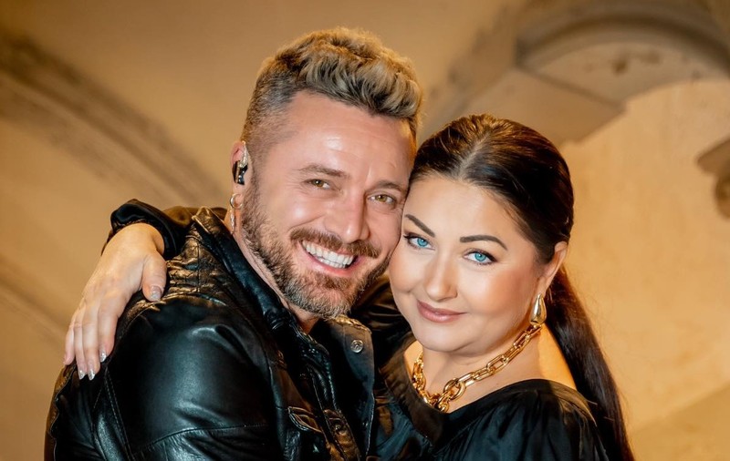 Obiectele norocoase pe care Tavi Clonda le-a luat la „Tempting Fortune România”. „Pe o parte suntem noi doi și pe o parte sunt fetele”