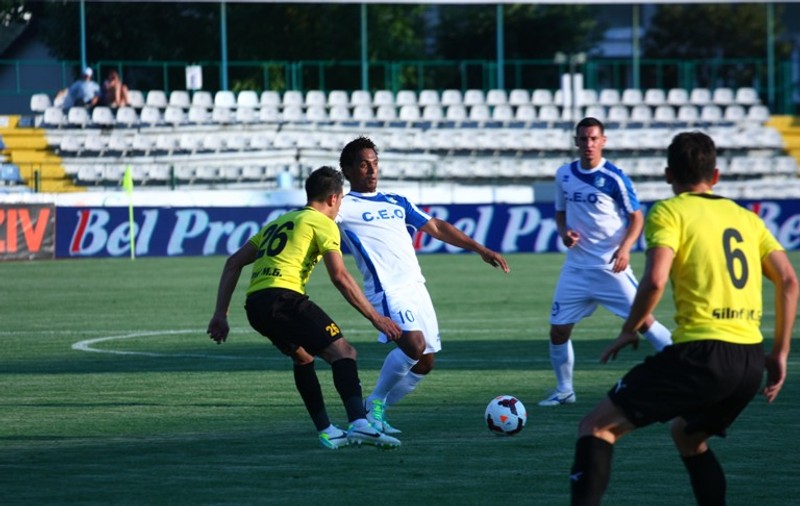 Pandurii - Hapoel Tel Aviv, meci cu grad de risc ridicat. Fotbaliştii, păziţi de peste 180 de jandarmi, fanii spionaţi din tribune de agenţi secreţi