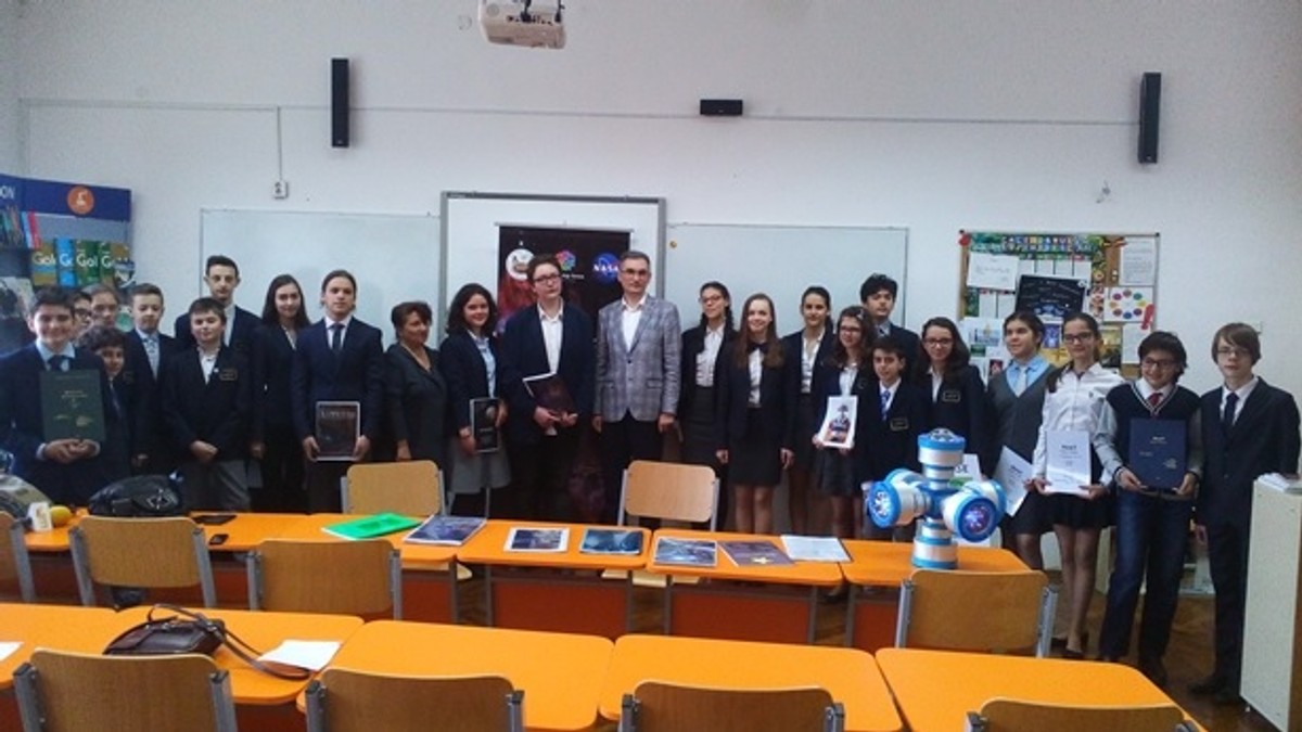 Elevi din Brașov, premiați de NASA. Au proiectat o colonie spațială