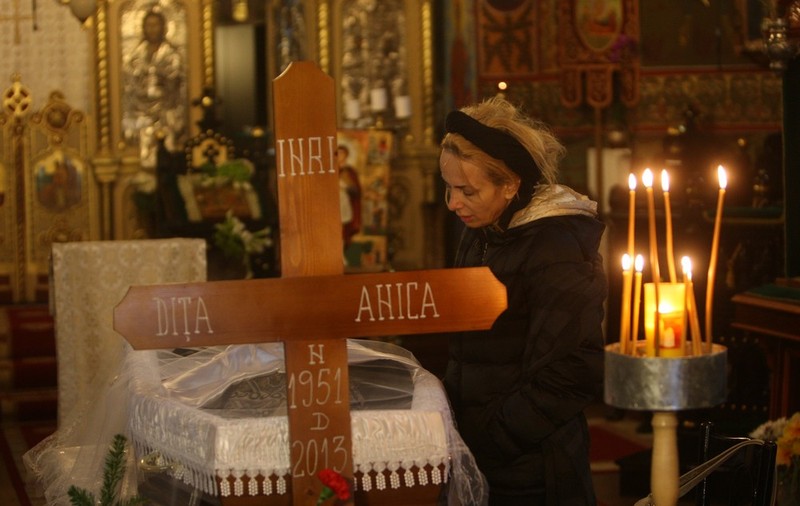 Daniela Gyorfi este cu sufletul sfâşiat de durere: "Ca un câine m-am ţinut la spital după ea, nu am crezut că nu trece de hopul ăsta"