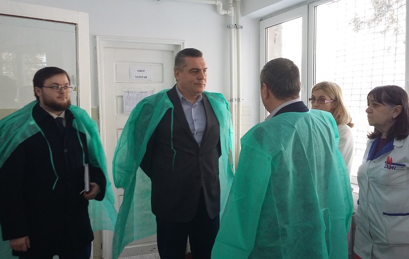 EXCLUSIV / În spitale ar putea apărea ”Biroul Pacientului”. Persoanele nemulțumite de serviciile medicale vor putea reclama doctorii și asistentele