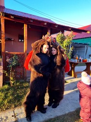 Rovena a defilat anul acesta împreună cu fiica sa de 12 ani, Anesia