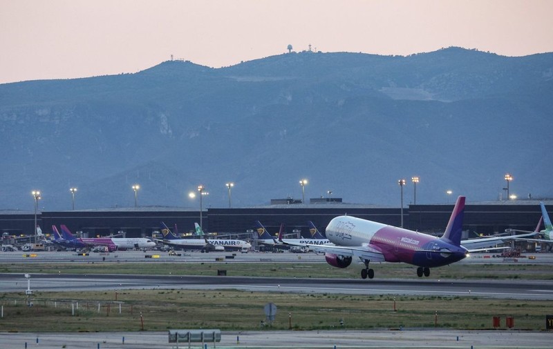 O companie low-cost introduce zboruri de vară din România către insulele din Grecia. Biletele costă de la 129 de lei în sus