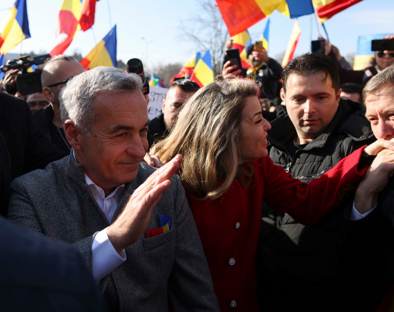 Călin Georgescu a fost înconjurat de mii de oameni la „Marea Horă a Unirii Neamului”: „Suntem legați pentru totdeauna ca frați și surori”