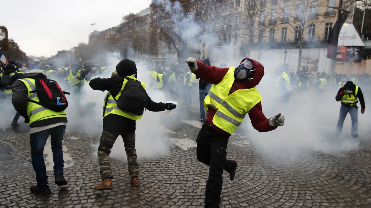 Parlamentul Franței a adoptat o lege împotriva protestelor violente