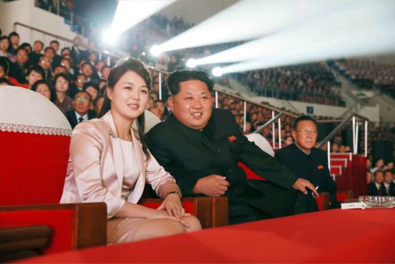 Ri Sol-ju, alături de soțul ei FOTO: EPA