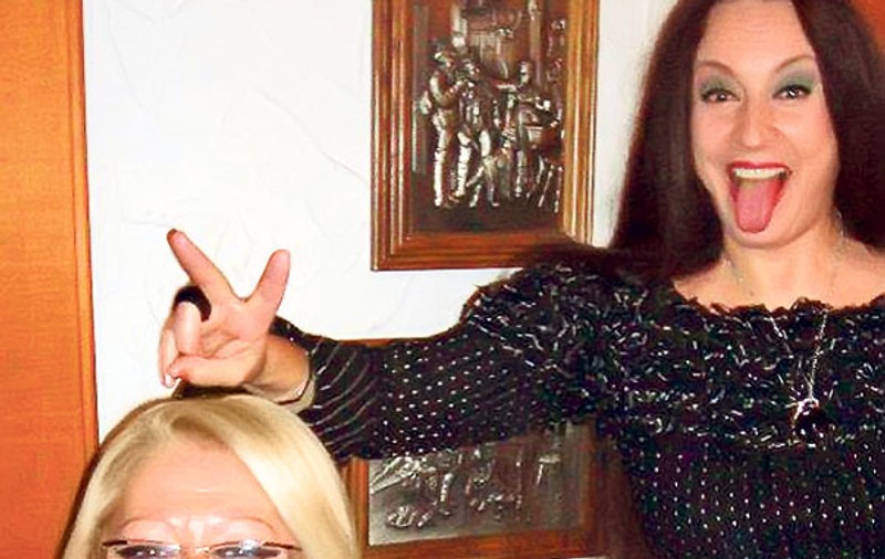 Maria Dragomiroiu se ţine de şotii! I-a pus coarne Mirabelei Dauer